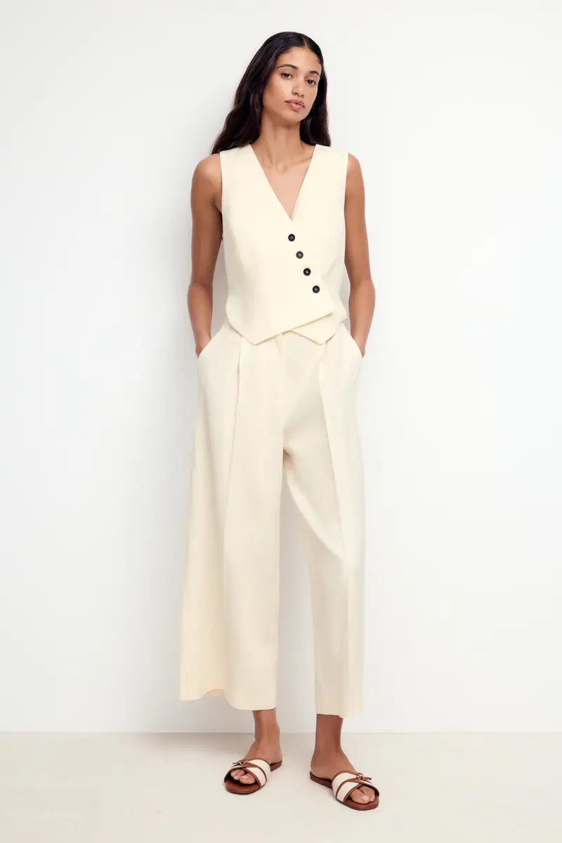 mono chaleco blanco zara