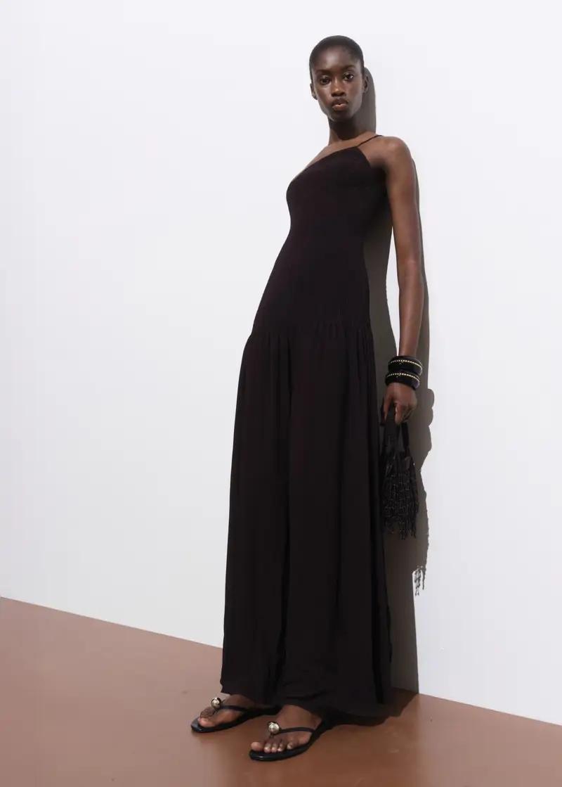 vestido asimétrico marrón