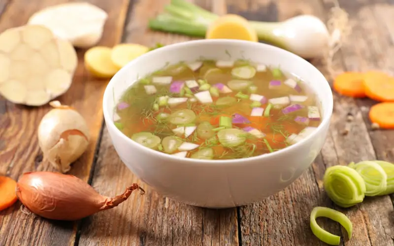 Alimentos que no engordan: caldos depurativos