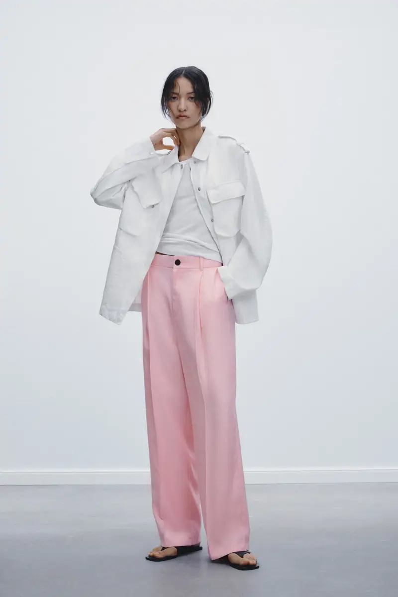 pantalones con pliegue