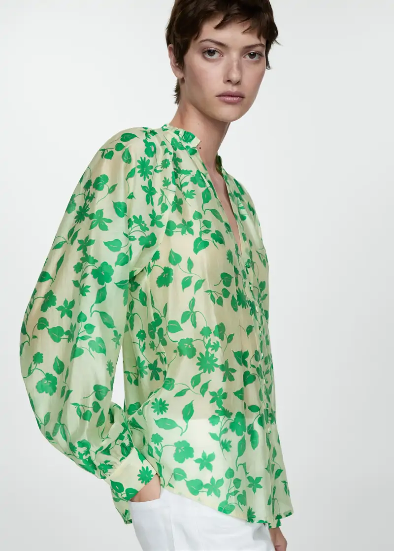 Blusa con estampado floral