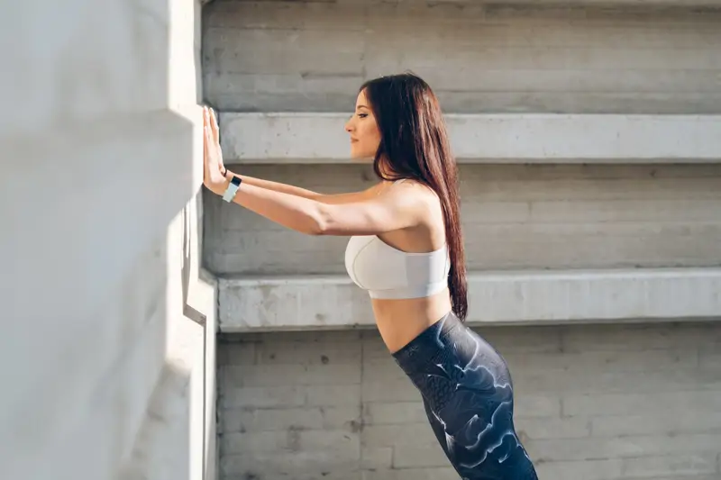 Flexiones inclinadas (en pared)