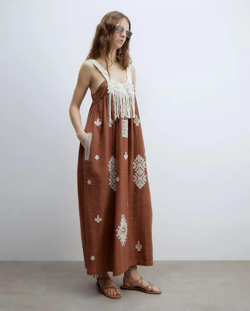 Vestido con macramé