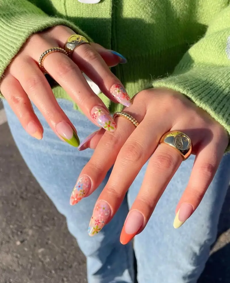Diseños de uñas con florecitas verano 2025
