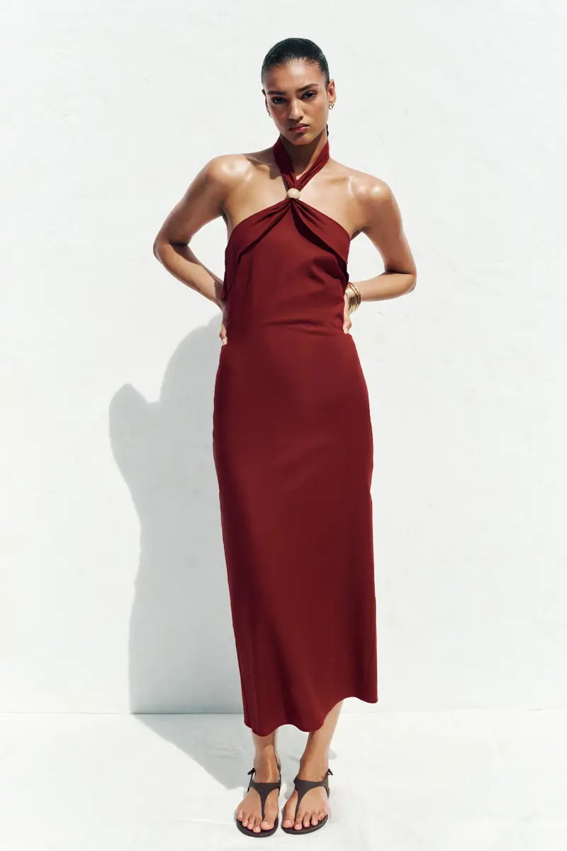 Vestido con escote halter