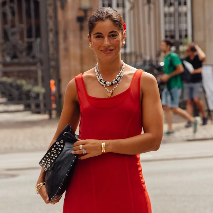 El Zara de Serrano, donde compran las "pijitas" de Madrid, ya está agotando estos vestidos que parecen Hugo Boss y sientan como un guante