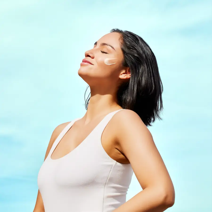 Este es el sorprendente protector solar facial que debes empezar a utilizar YA sin importar tu estilo de vida: ultraligero y se activa cuando más lo necesitas