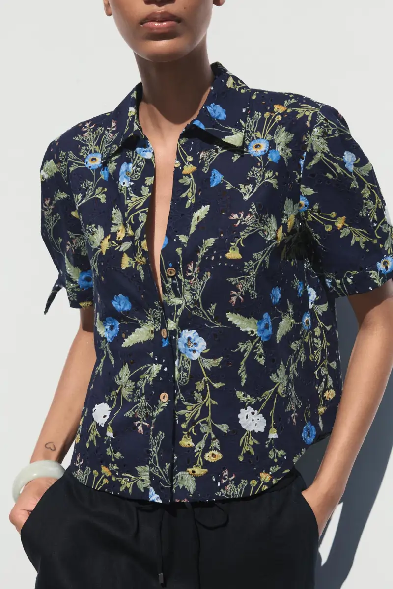 camisa bordados floral zara
