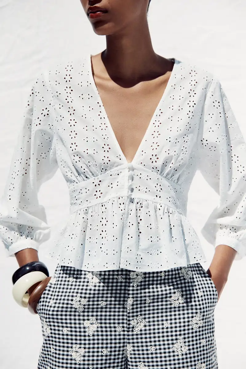 camisa bordados zara blanca