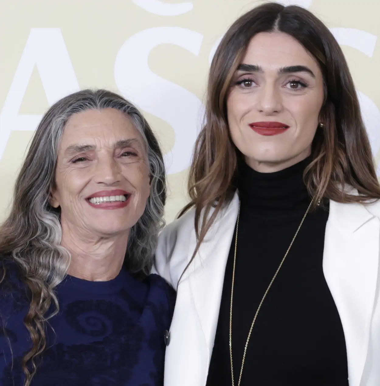 Ángela y Olivia Molina
