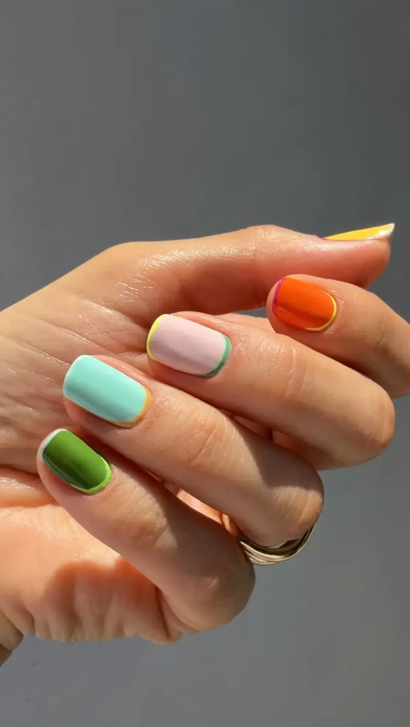 Invertidas de colores uñas pastel para verano