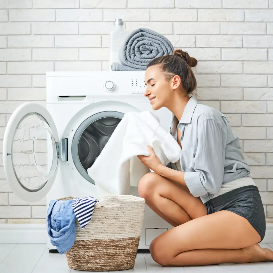 María Sánchez Fernández, experta en limpieza: "Te enseño un truco para limpiar la goma de la lavadora sin usar lejía, con oxígeno activo y papel de cocina"