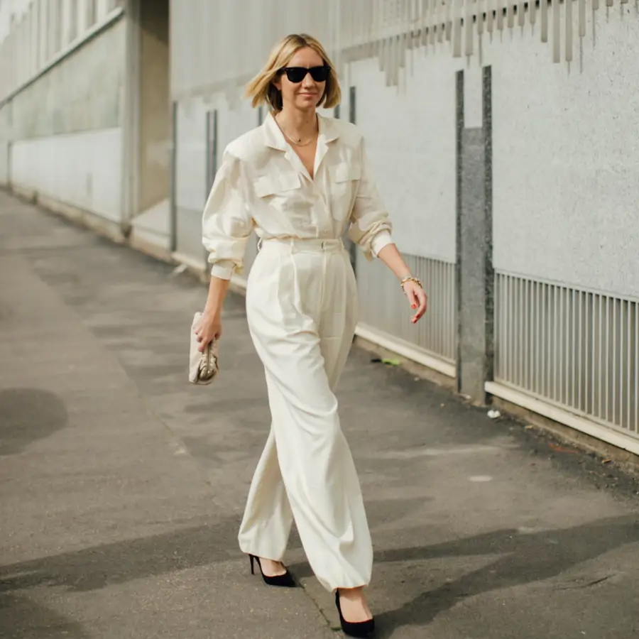 No lleva ni un día en Zara y ya está agotando tallas: el pantalón de lino blanco definitivo para verano "independientemente de tu talla"