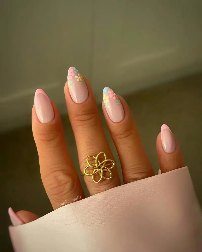 uñas pastel para verano Francesas con flores