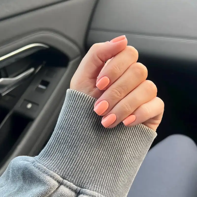 uñas pastel para verano melocotón