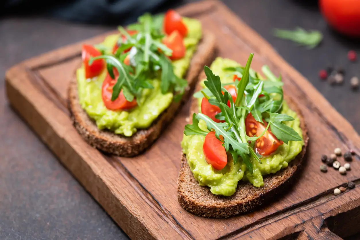 tostada aguacate
