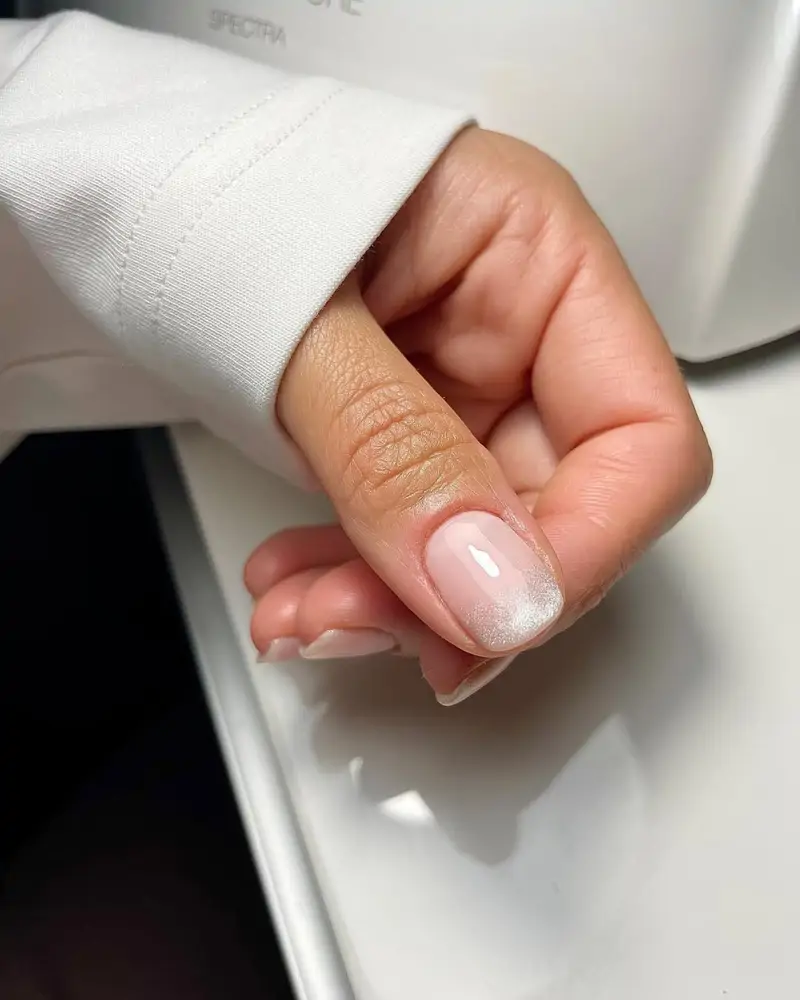 Degradadas con purpurina uñas francesas elegantes​ para boda