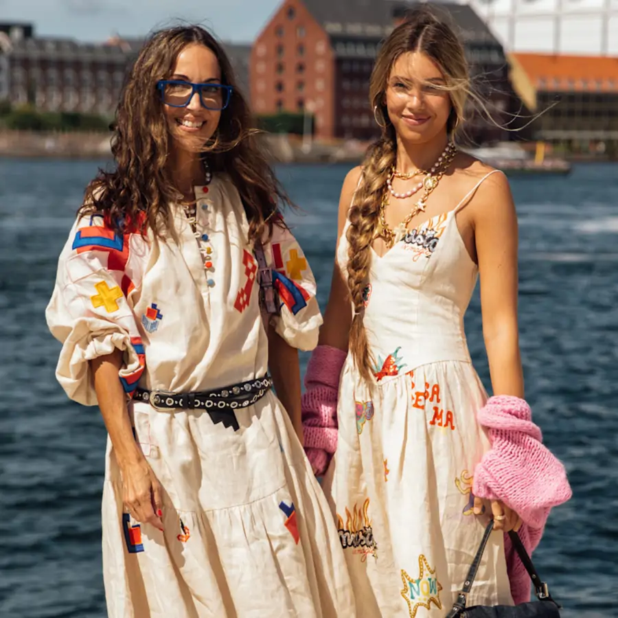 Estoy deseando que Stradivarius rebaje sus sandalias con toque metalizado que parecen de lujo y pienso llevar con todos mis vestidos boho 