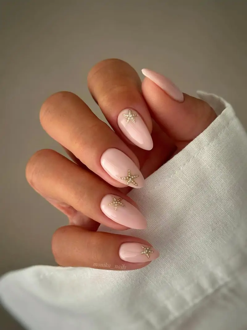 diseños de uñas con los colore Con estrellas de mar