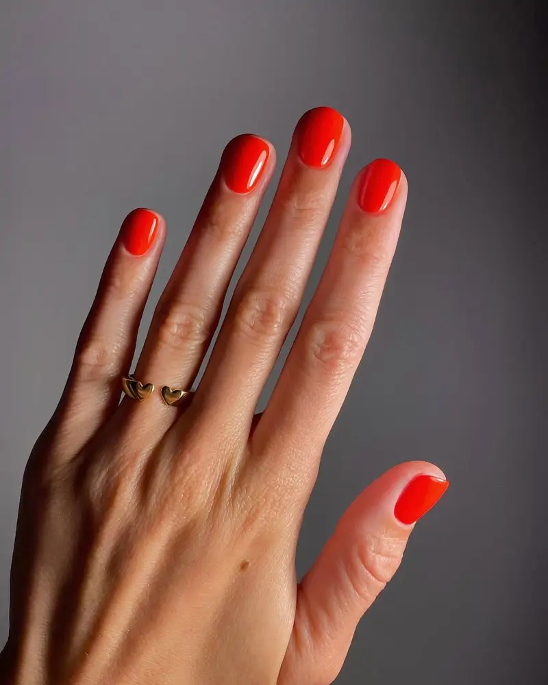 diseños de uñas con los colores de verano 2025 diseños de uñas con los colores de verano 202 rojo vibrante