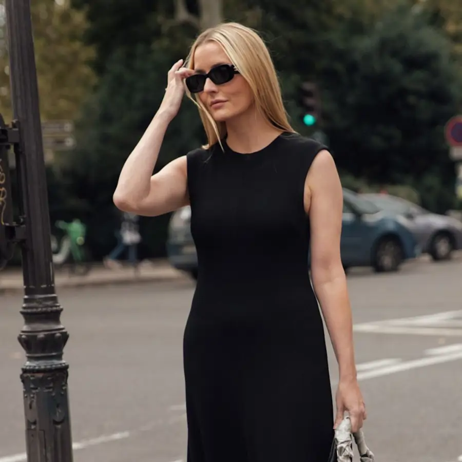 Los vestidos entallados no son elegantes: estos vestidos sueltos de verano de Zara hacen efecto 'tipazo' y combinan con sandalias planas 