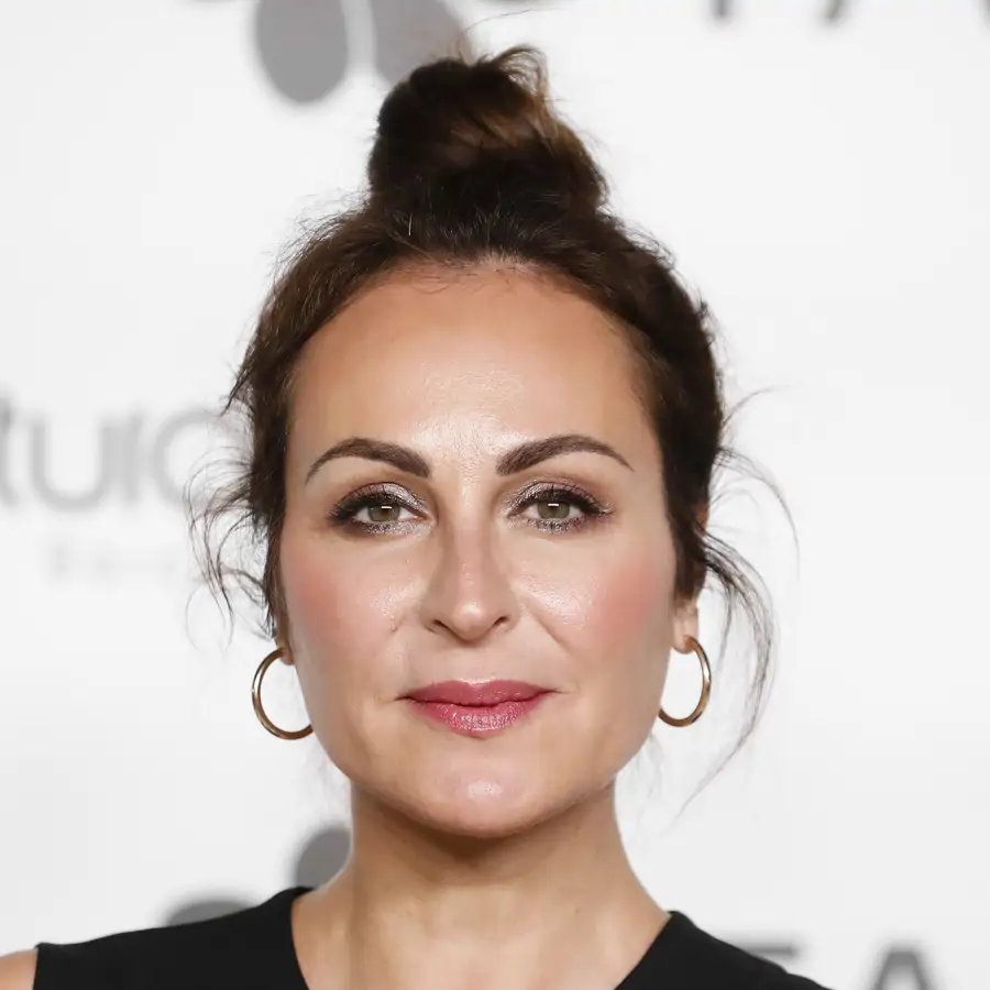 Ana Milán: "Si me pongo sérum a las 19h, puedo ponerme otro tratamiento a las 22h. Y cuando se tienen 50, créeme que ni tan mal" 