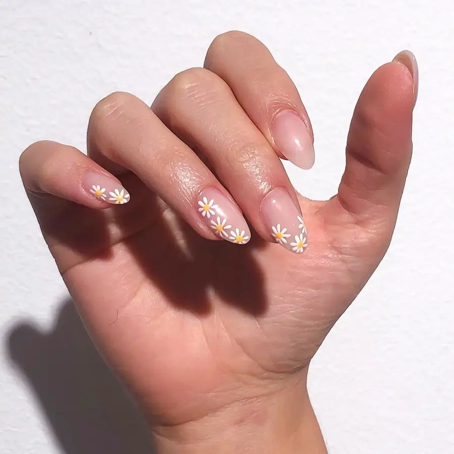 No es manicura francesa: los 10 diseños de uñas más "limpios" y elegantes para huir de tonos aburridos o desfasados en verano