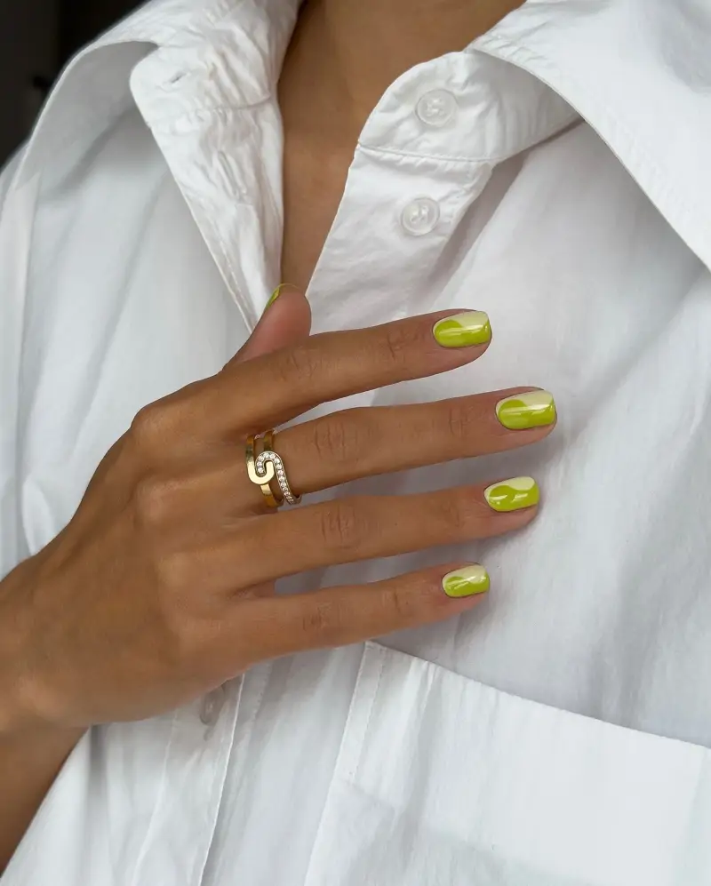Diseños de uñas limpios y elegantes para verano