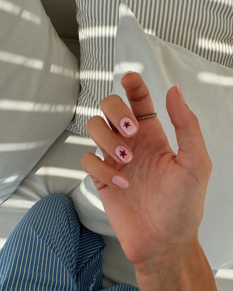 Diseños de uñas limpios y elegantes para verano