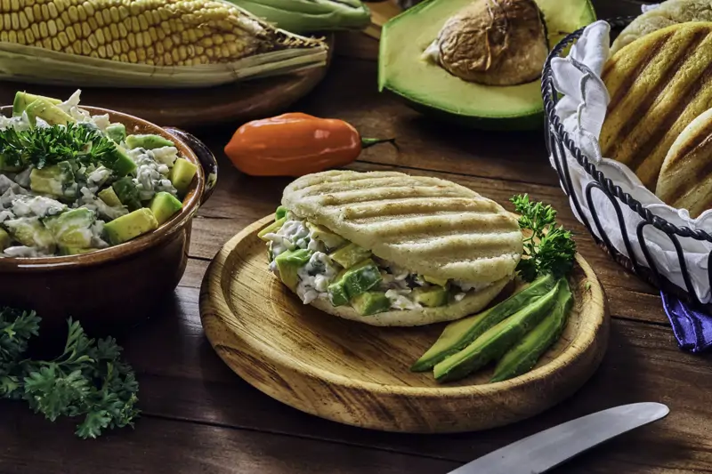 pita de pollo y aguacate