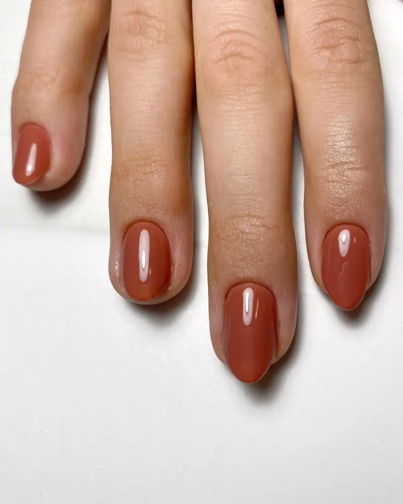 TERRACOTA Tendencias colores de uñas para otoño 2025
