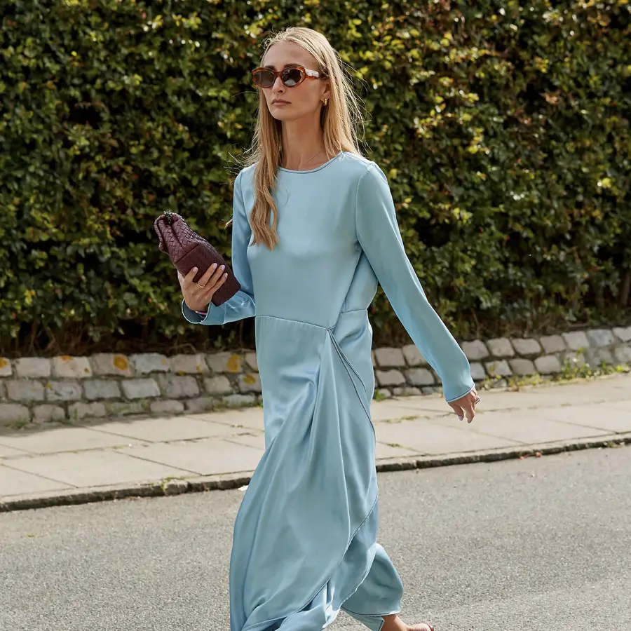 Cómo combinar un vestido midi para eventos de noche: los looks elegantes y frescos para verano más fáciles de copiar y los trucos que nunca fallan