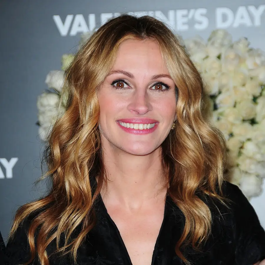 Julia Roberts (57 años): "Mi pelo es rizado natural. Cuando lo tengo muy sucio, este es mi peinado; se mantiene simplemente porque está sucio"