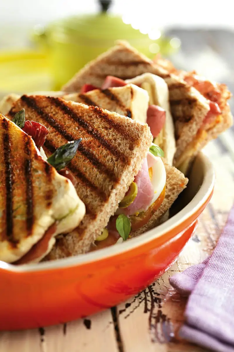 sandwich jamon queso beicon