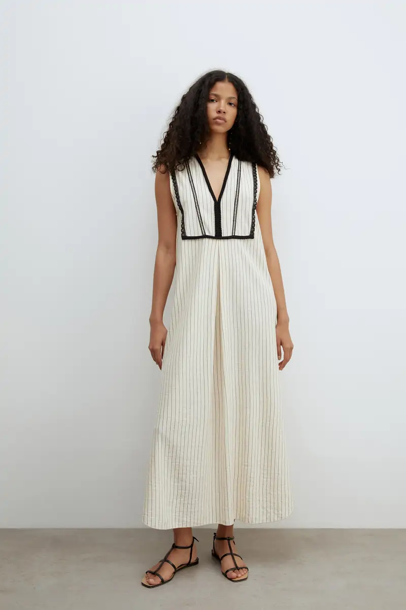vestido blanco fluido sfera