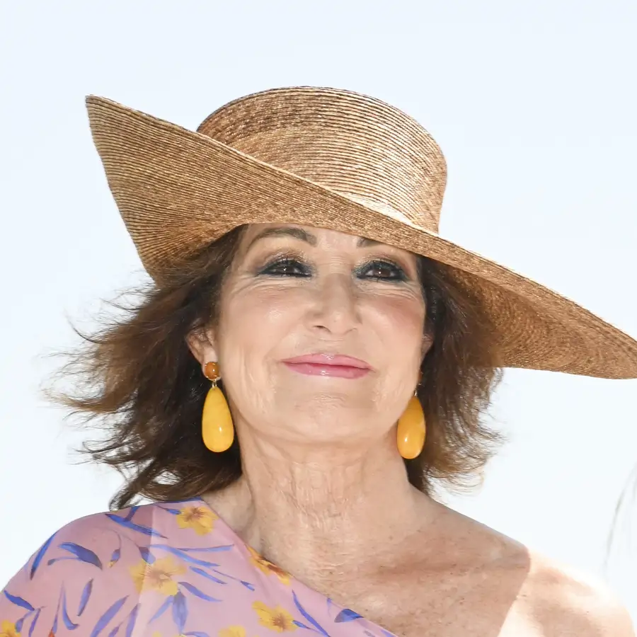 De Ana Rosa Quintana a Cristina Tárrega: todos los looks de invitada de la boda de Álvaro Rojo, el hijo de Ana Rosa Quintana