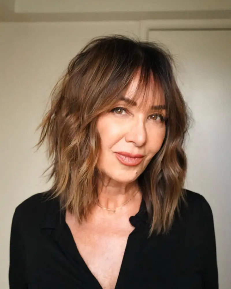 cortes de pelo media melena con flequillo desfilado Shaggy bob