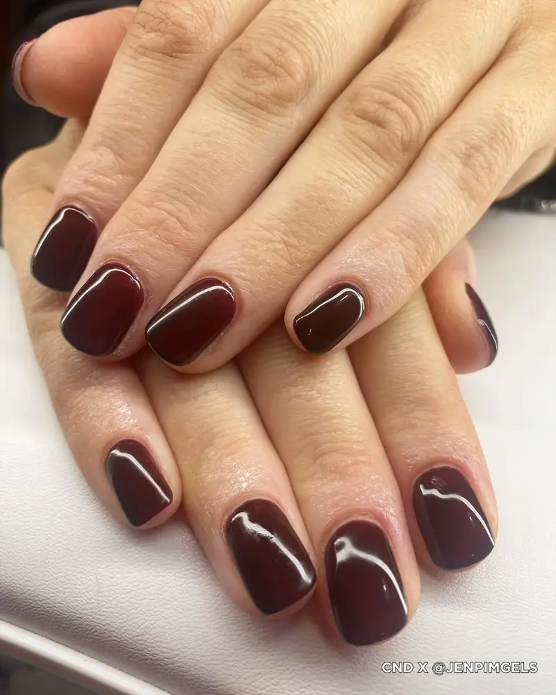 uñas burdeos