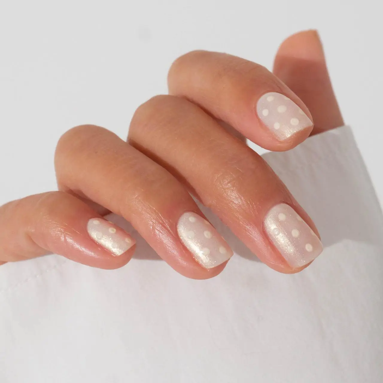 Adjunto superior uñas decoradas tonos neutros)