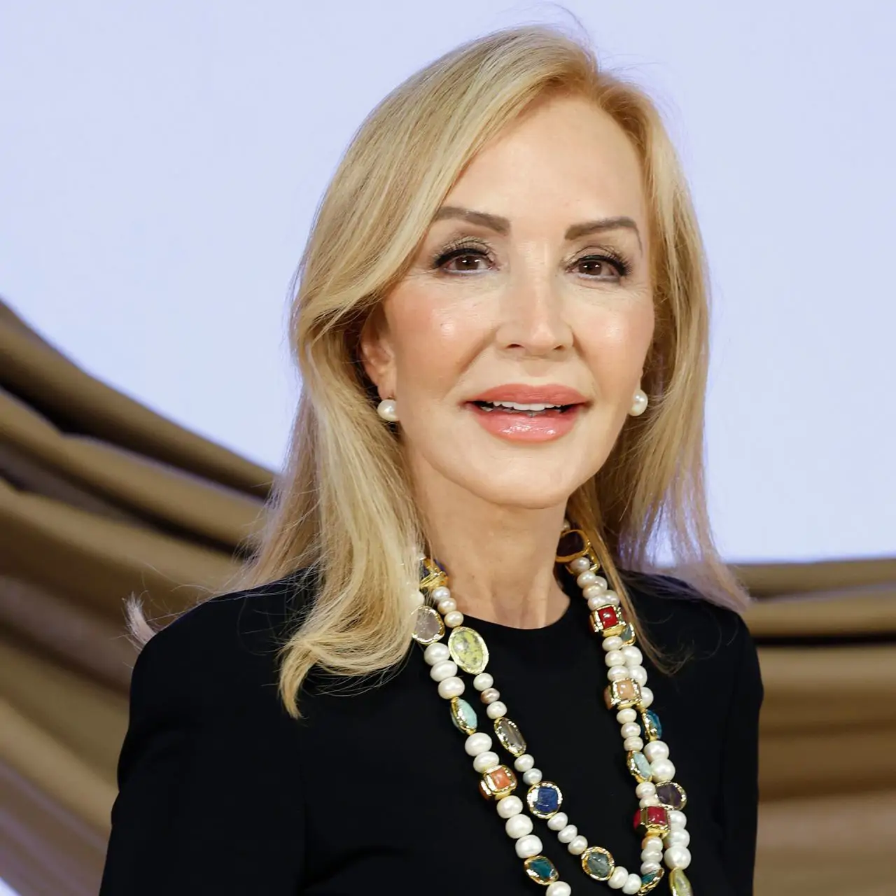 Carmen Lomana