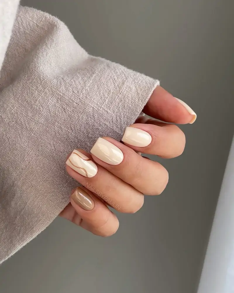 uñas decoradas tonos neutros Con ondas