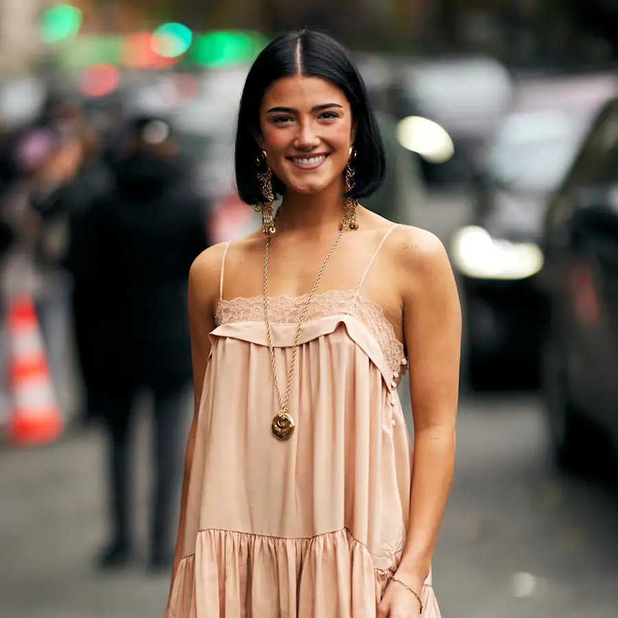 Zara calienta las rebajas de verano: 8 vestidos sueltos y fresquitos que disimulan barriga por menos de 30€