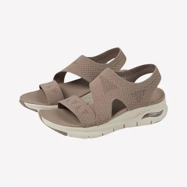 Skechers Cali en color moca