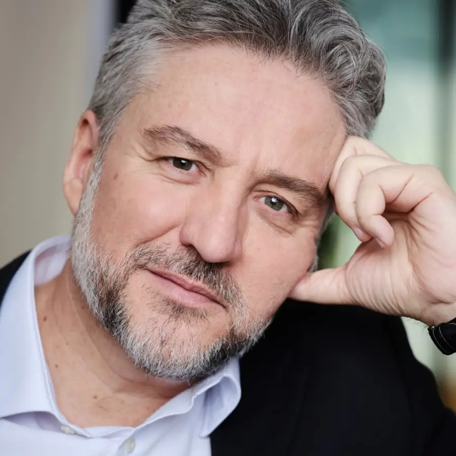 Álex Rovira, experto en crecimiento personal: “Si tuviera que darle un solo consejo a una persona que se sienta perdida sería ‘haz y verás quién eres’"
