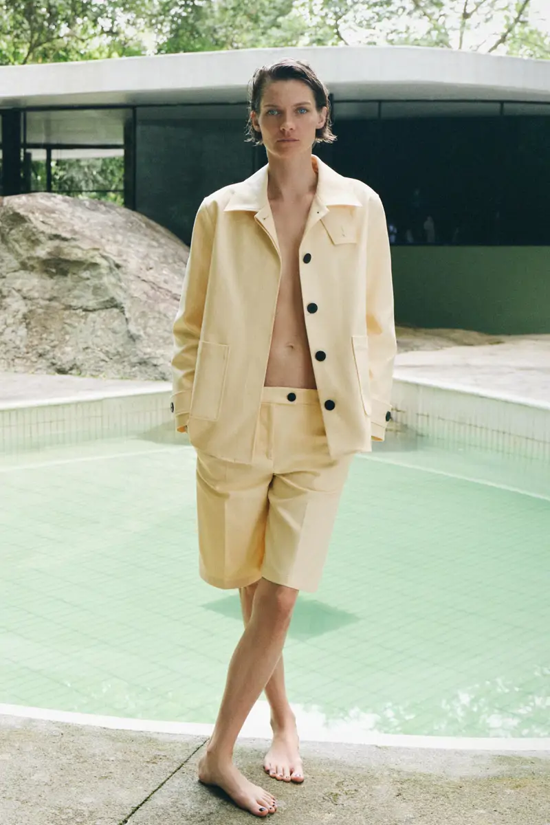 Bermudas amarillas
