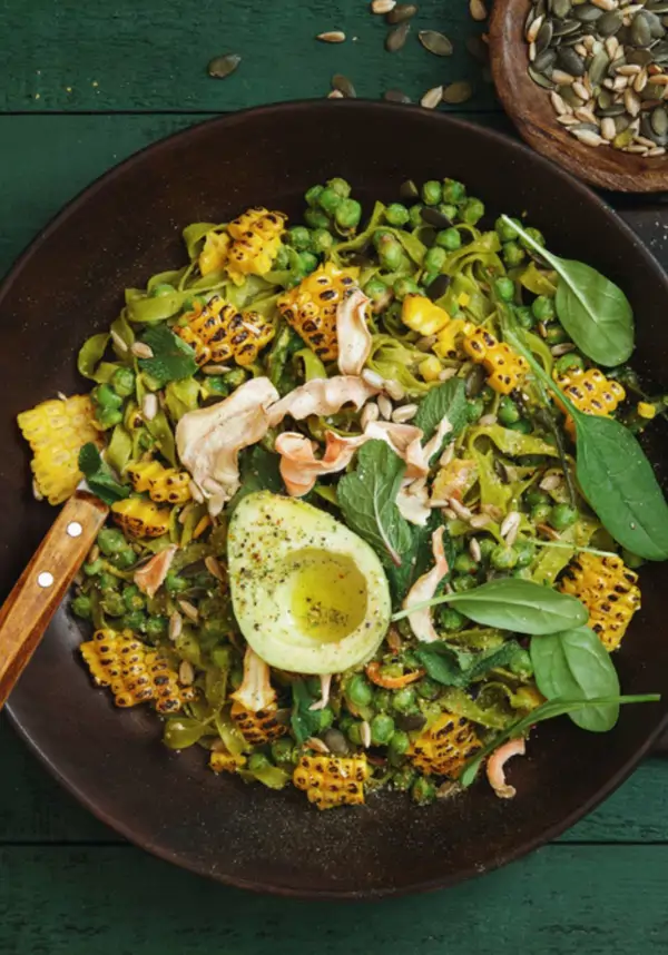 Chef José Andrés: “Tengo la receta perfecta para los días de verano, una ensalada de aguacate inspirada en las Islas Canarias. ¡Una cena fácil, ligera y saludable casi sin cocinar!”