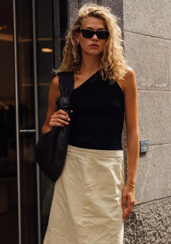 Zara tiene las sandalias con cuña cómoda sin cordones más elegantes para llevar todo el verano: en tendencia y perfectas para andar con estilo