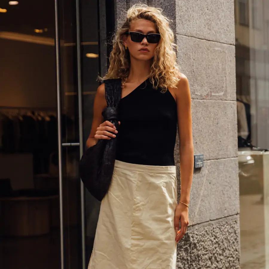 Zara tiene las sandalias con cuña cómoda sin cordones más elegantes para llevar todo el verano: en tendencia y perfectas para andar con estilo