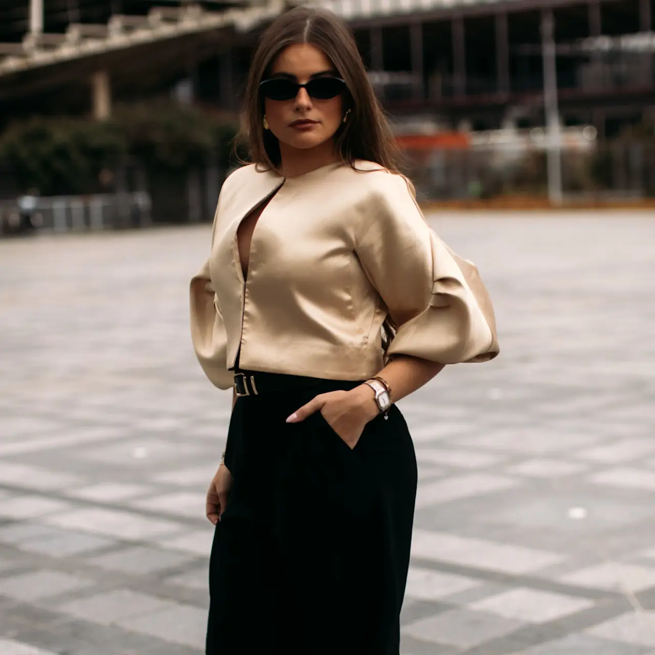 mujer con bermudas