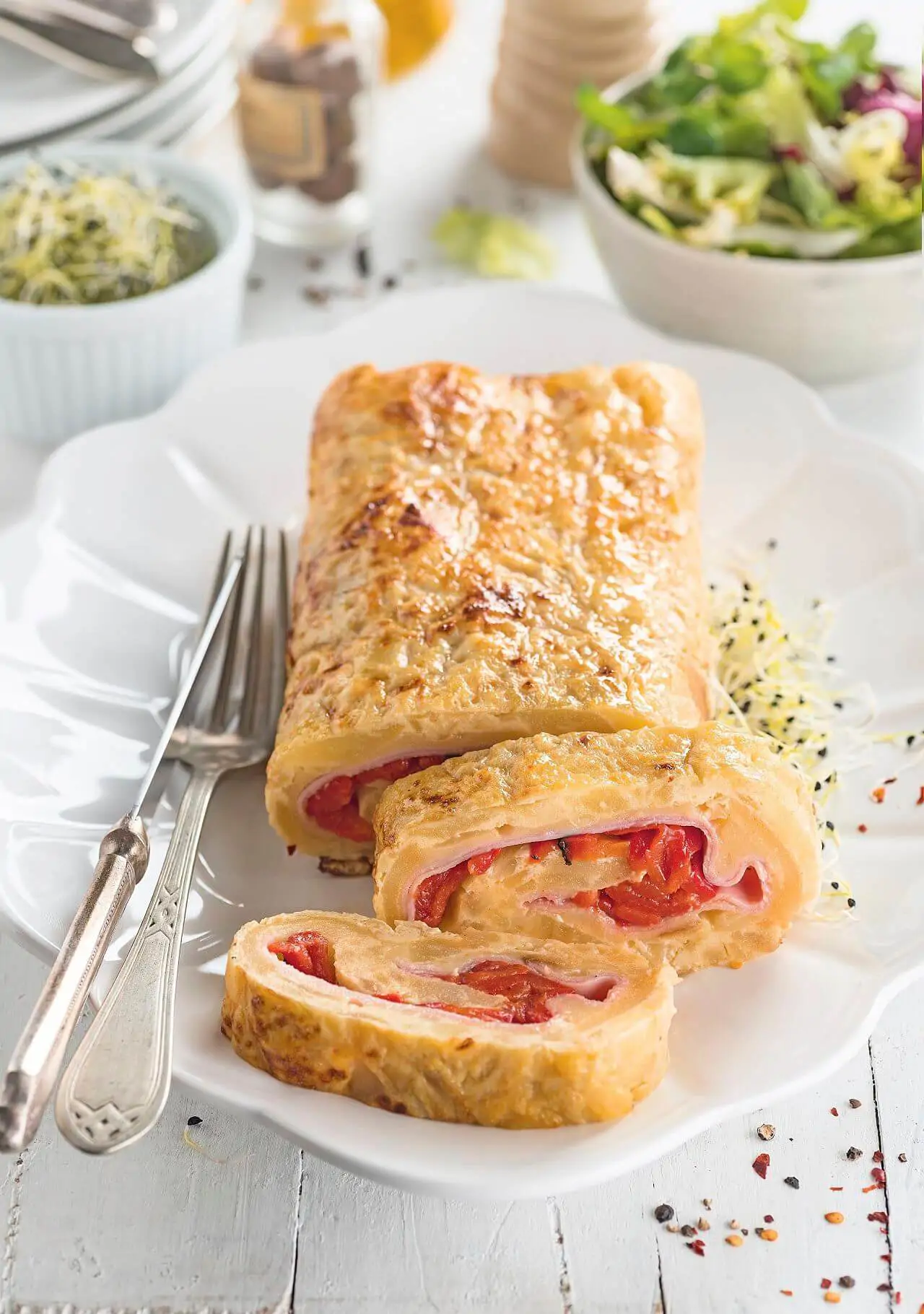 rollo de tortilla con jamon queso y pimientos